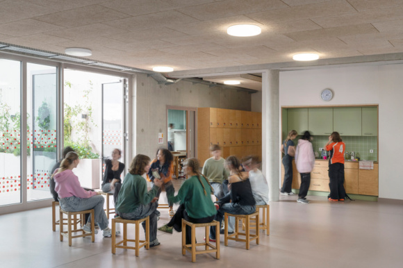 Offener Raum zum Austausch mit Sitzkreis