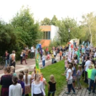 2015 Demo der Schüler auf dem Fußweg der Schule