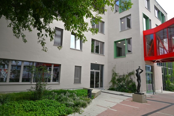 neu geschaffener Platz vor dem Trompeter