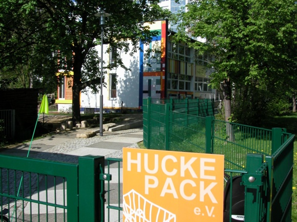 Eingang vom Kinderhaus