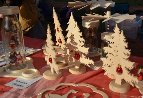 Holztannen ausgesägt und gestaltet