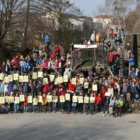 2012 Bildet die Rettung - Gruppenbild vor Leiterwagen