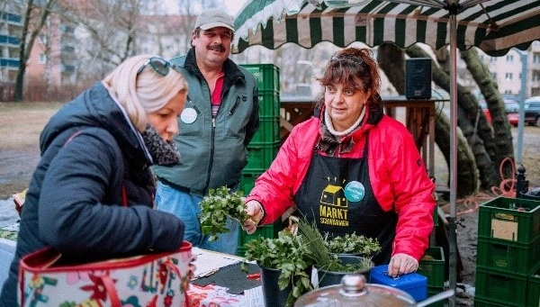 Marktverkäuferin bei den Marktschwärmern